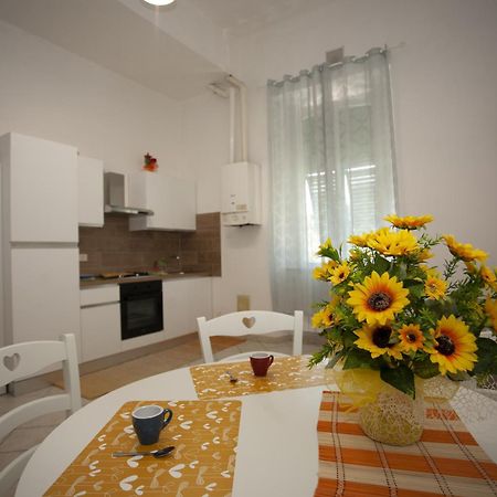 Casa Dea Apartment Livorno Luaran gambar